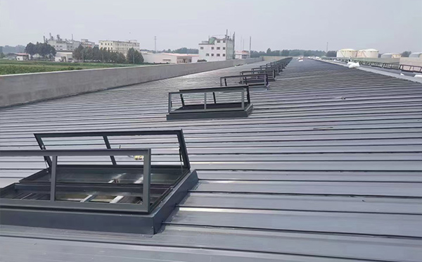 某中学室内体育馆洋县排烟窗改造项目