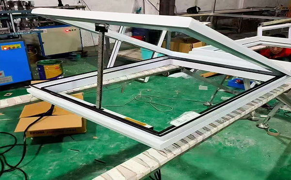 某地下车库出入口洋县排烟窗配置工程