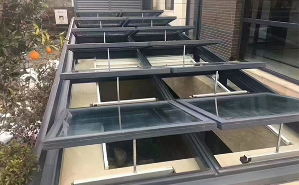 某轨道交通车辆维修车间洋县排烟窗应用