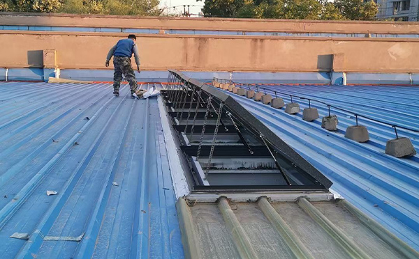 某区域性物流仓储中心洋县排烟窗系统安装项目