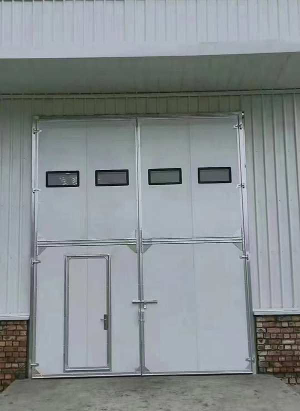 洋县工业门在设备装配车间出入口的实施记录