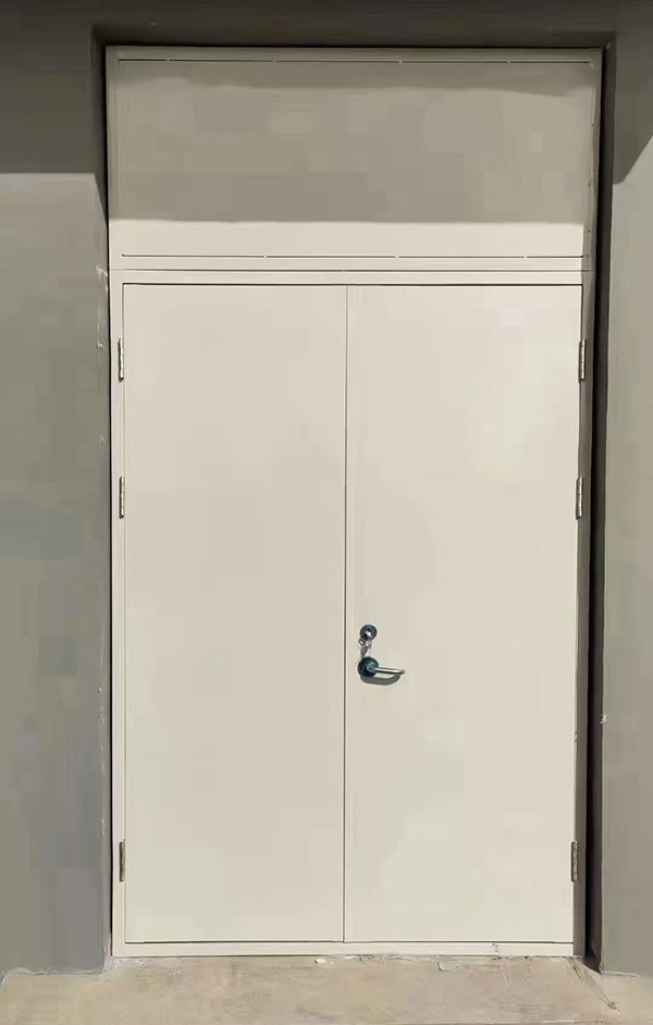 展览馆项目完成大跨度洋县防火门安装